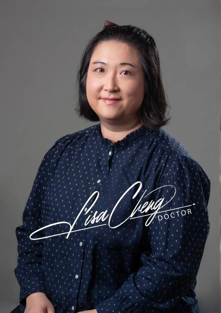 Portrait of Dr Lisa Cheng, MBBS, BMedSc, BSc(Anat & Physio), MBA, PhD, GDipPH, DCH, RCMP(Acup & CHM), FRACGP, AFCHSM, CHM, at SMSG